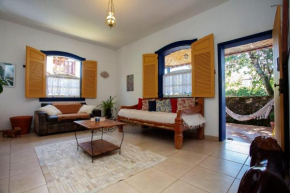 Casa grande, charmosa pertinho do centro